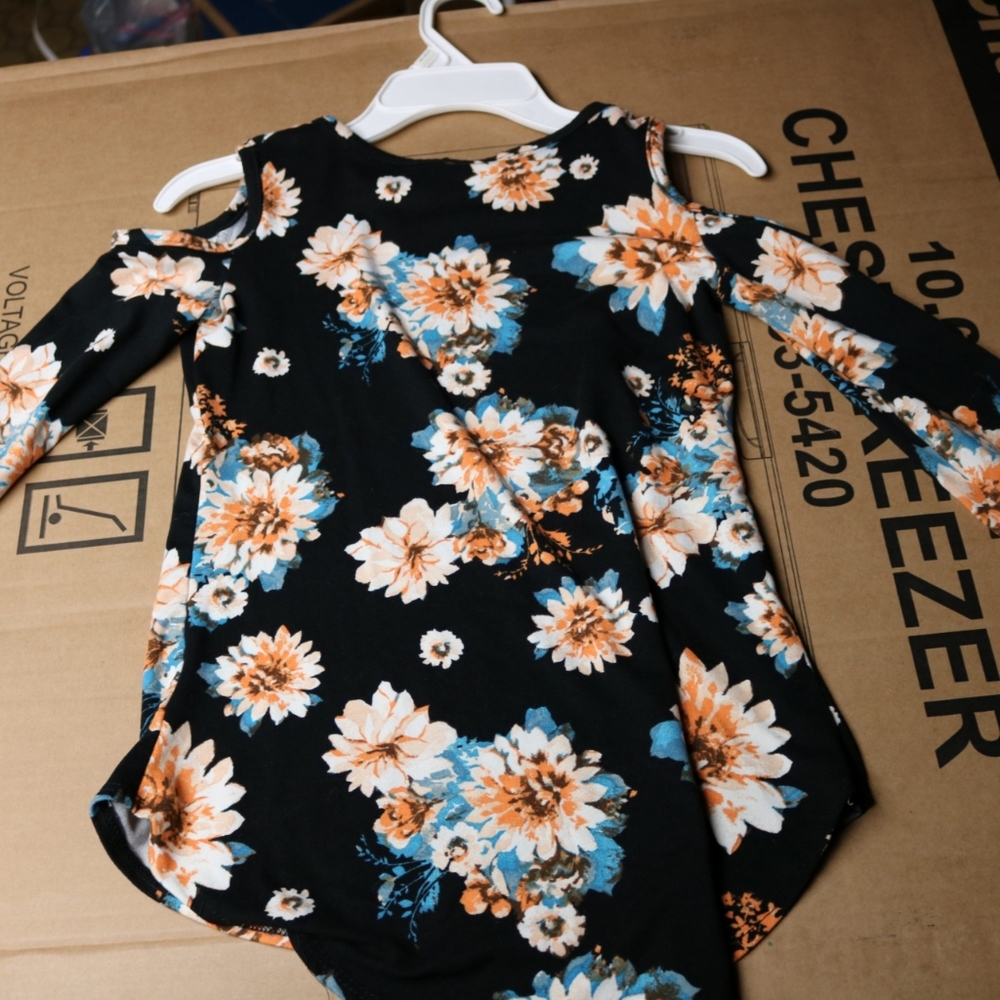 Shirt - Picture 2 of 3